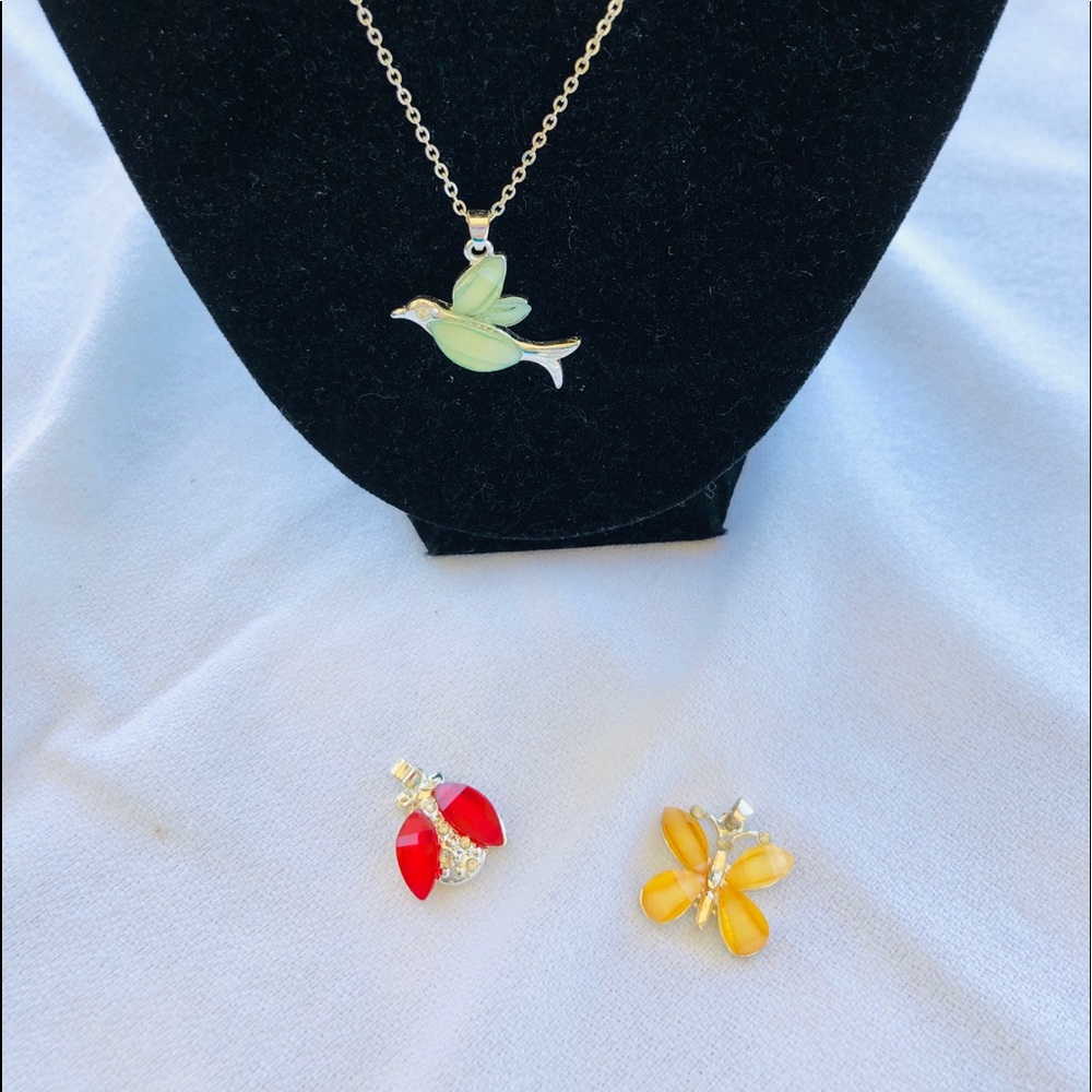 Jewelry Lot #28 Necklace With 3 Pendants